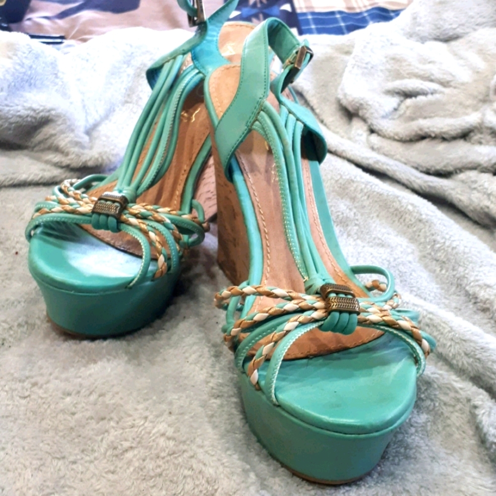 Sandals - Picture 2 of 4